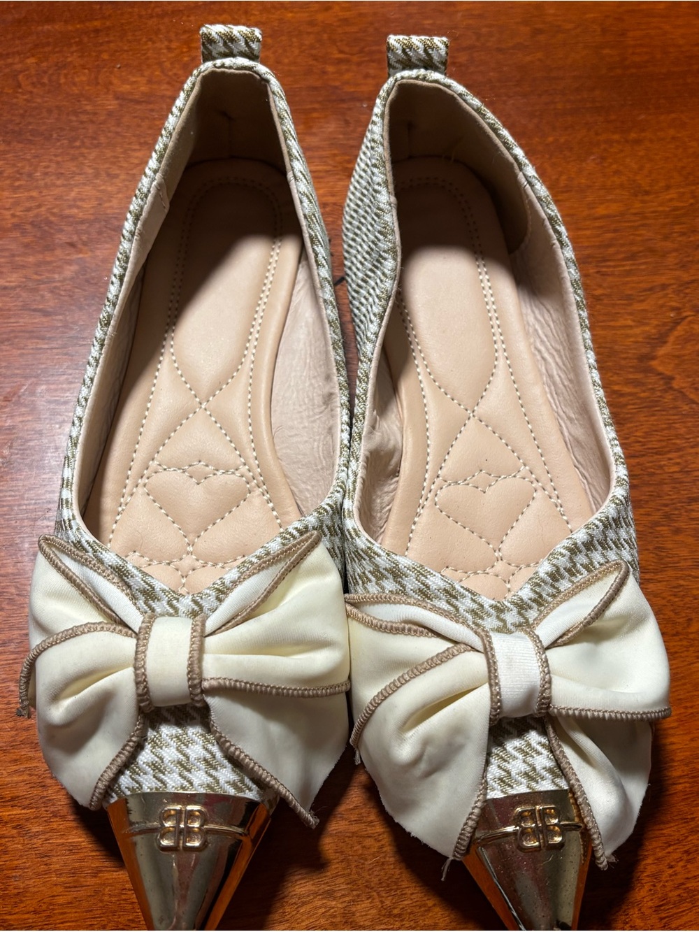 Women's Cream Bow Pointed-Toe Flats